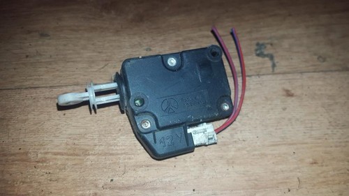 Actuator fuel filler flap - ,